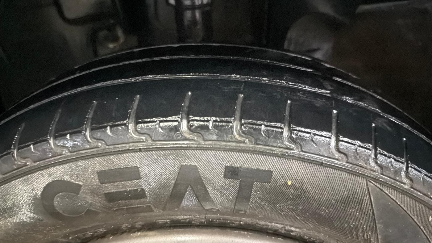 2018 Renault Kwid RXT 1.0 (O), Petrol, Manual, 49,255 km, Left Front Tyre Tread