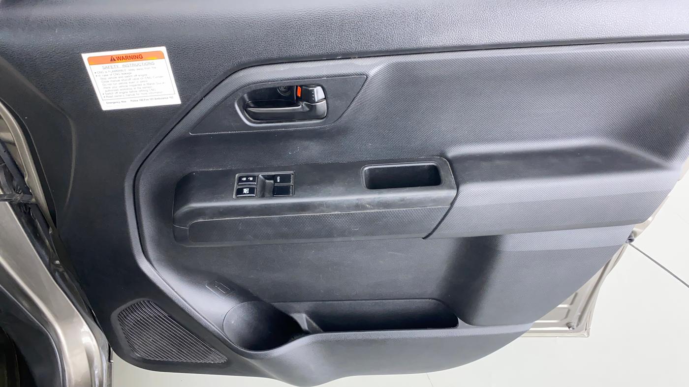 2020 Maruti New Wagon-R LXI CNG 1.0 L, CNG, Manual, 39,003 km, Driver Side Door Panels Control