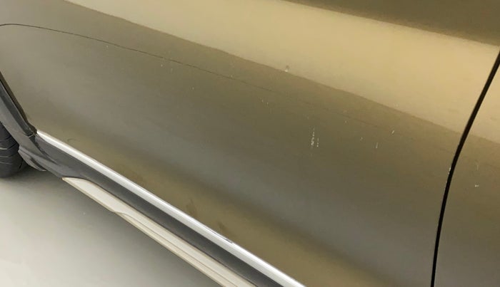 2019 Maruti XL6 ALPHA AT, Petrol, Automatic, 41,821 km, Front passenger door - Minor scratches