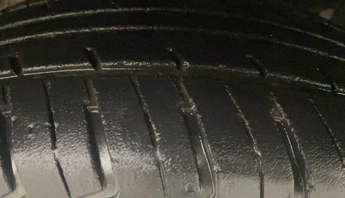 2018 Datsun Redi Go A, Petrol, Manual, 18,994 km, Left Front Tyre Tread