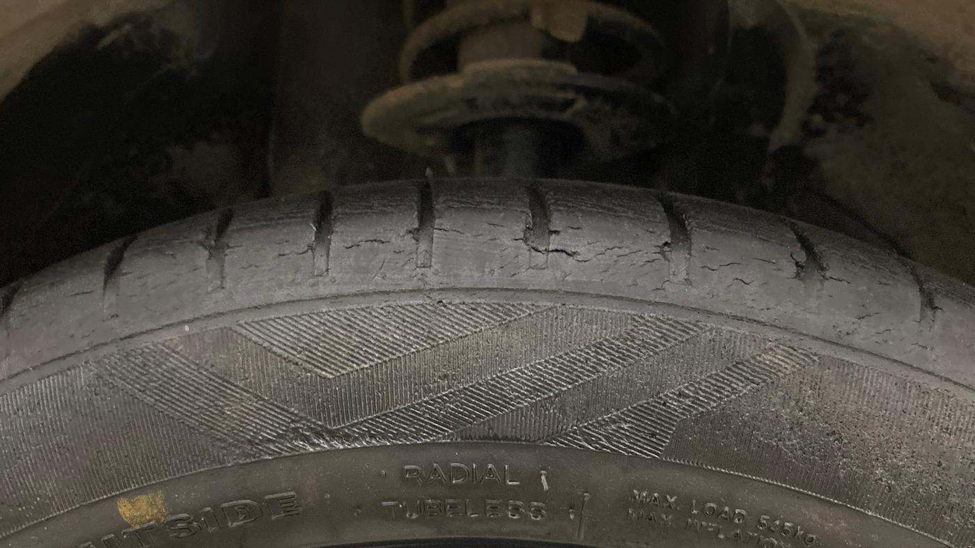 2020 Maruti Baleno ZETA CVT PETROL 1.2, Petrol, Automatic, 61,401 km, Right Front Tyre Tread