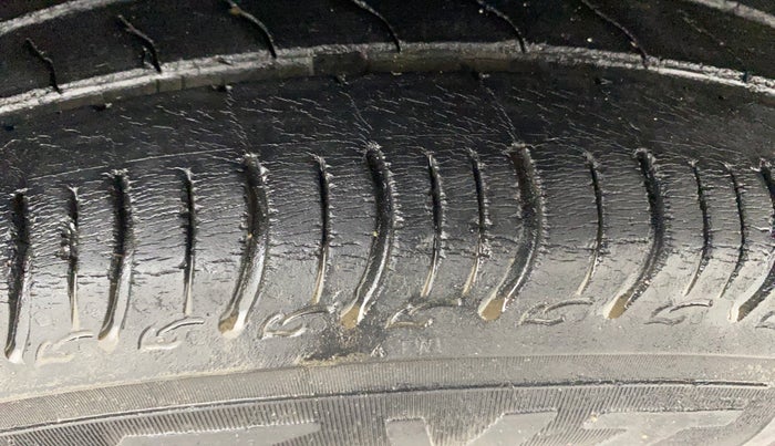 2021 Maruti S PRESSO VXI, Petrol, Manual, 1,39,679 km, Right Front Tyre Tread