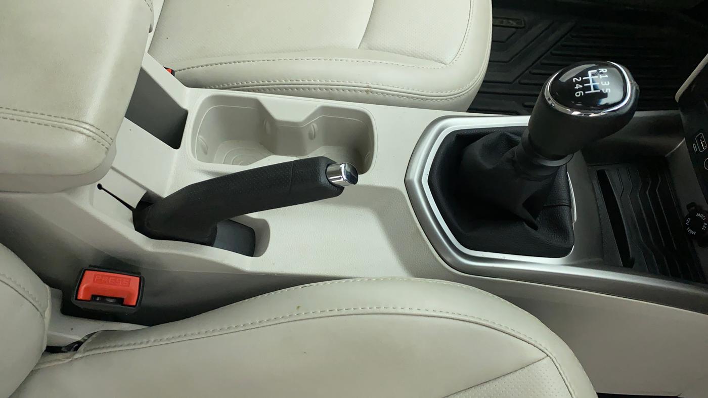 2021 Mahindra XUV300 1.2 W8 OPT, Petrol, Manual, 9,320 km, Gear Lever