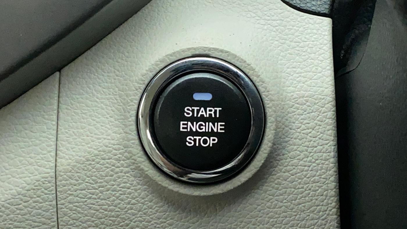 2021 Mahindra XUV300 1.2 W8 OPT, Petrol, Manual, 9,320 km, Keyless Start/ Stop Button