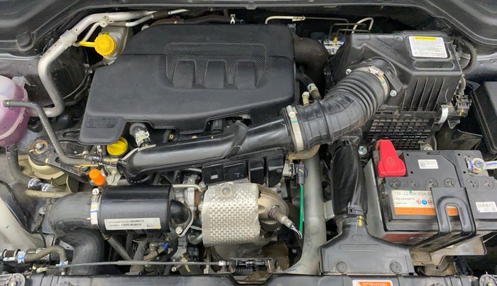 2021 Mahindra XUV300 1.2 W8 OPT, Petrol, Manual, 9,320 km, Open Bonet