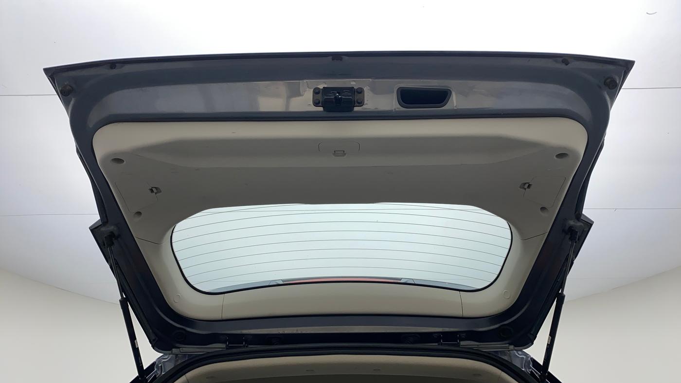 2021 Mahindra XUV300 1.2 W8 OPT, Petrol, Manual, 9,320 km, Boot Door Open
