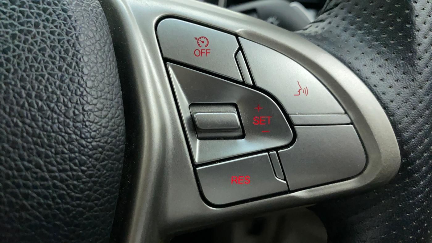 2021 Mahindra XUV300 1.2 W8 OPT, Petrol, Manual, 9,320 km, Adaptive Cruise Control