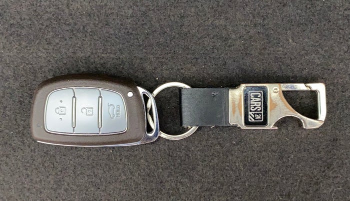 2018 Hyundai Elite i20 ASTA 1.2 (O), Petrol, Manual, 35,602 km, Key Close Up