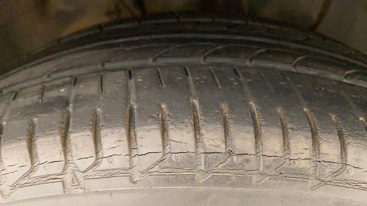 2018 Hyundai Elite i20 ASTA 1.2 (O), Petrol, Manual, 35,602 km, Right Front Tyre Tread