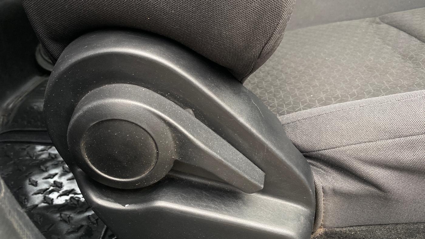 2021 Tata ALTROZ XM PLUS PETROL, Petrol, Manual, 37,474 km, Driver Side Adjustment Panel
