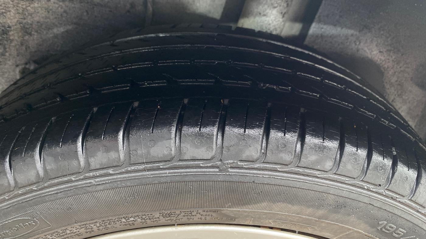 2021 Tata ALTROZ XM PLUS PETROL, Petrol, Manual, 37,474 km, Left Rear Tyre Tread