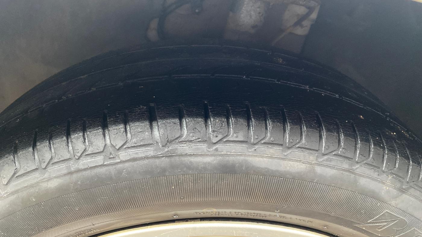 2021 Tata ALTROZ XM PLUS PETROL, Petrol, Manual, 37,474 km, Left Front Tyre Tread