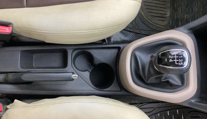 2015 Hyundai Grand i10 ASTA 1.1 CRDI, Diesel, Manual, 60,077 km, Gear Lever