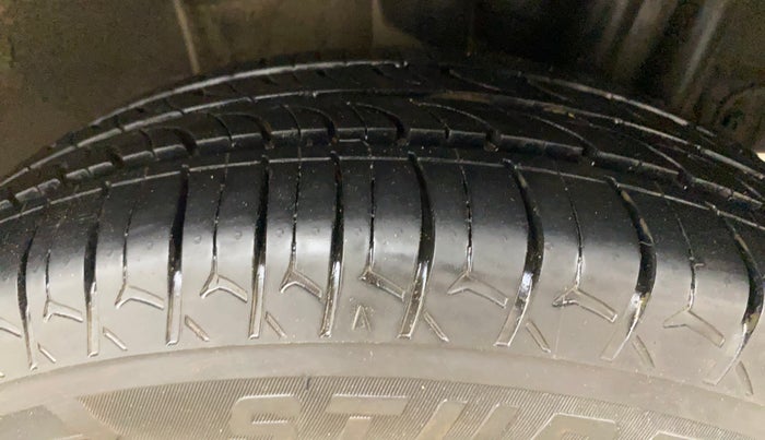 2015 Hyundai Grand i10 ASTA 1.1 CRDI, Diesel, Manual, 60,077 km, Left Rear Tyre Tread