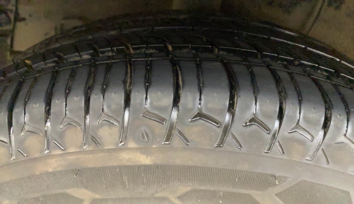 2015 Hyundai Grand i10 ASTA 1.1 CRDI, Diesel, Manual, 60,077 km, Right Rear Tyre Tread