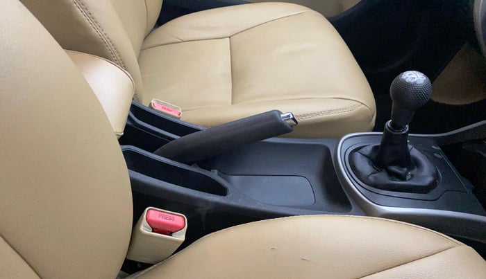 2016 Honda City 1.5L I-VTEC V MT, Petrol, Manual, 96,434 km, Gear Lever