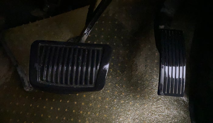 2016 Hyundai Grand i10 MAGNA AT 1.2 KAPPA VTVT, CNG, Automatic, 88,567 km, Pedals