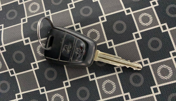 2016 Hyundai Grand i10 MAGNA AT 1.2 KAPPA VTVT, CNG, Automatic, 88,567 km, Key Close Up