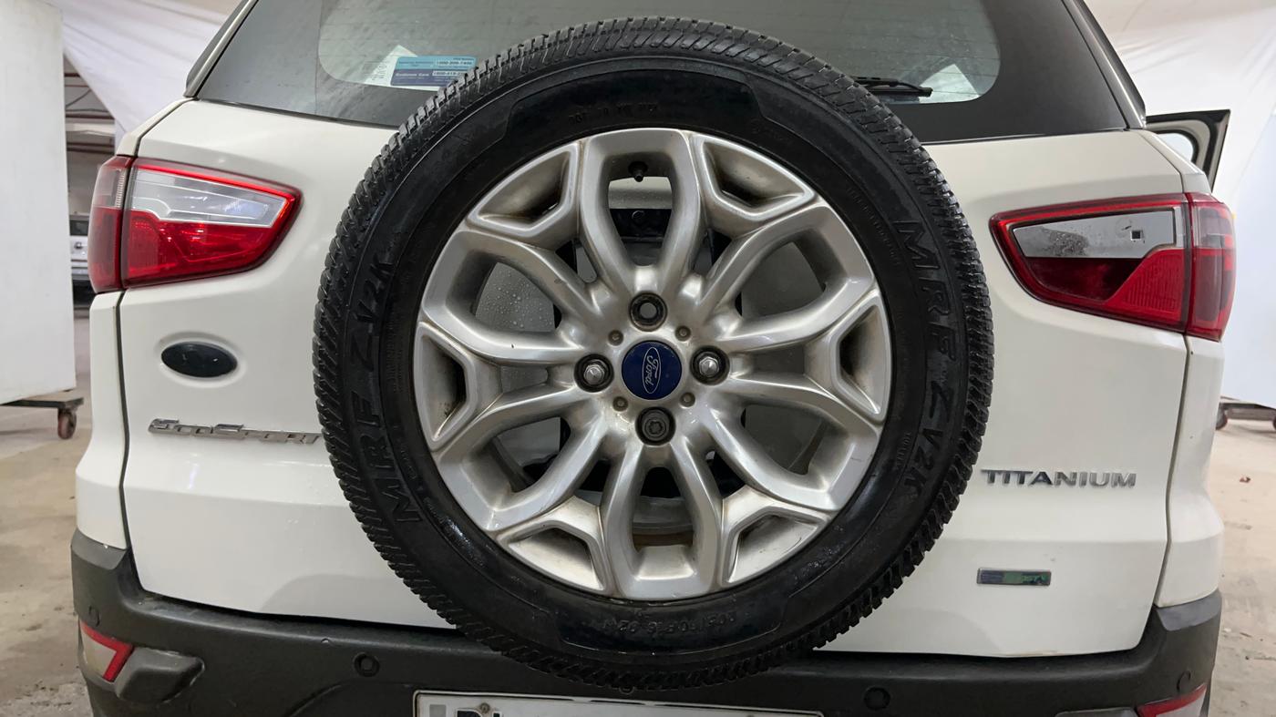 2014 Ford Ecosport TITANIUM 1.0L ECOBOOST, Petrol, Manual, 1,42,995 km, Spare Tyre