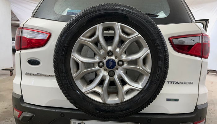 2014 Ford Ecosport TITANIUM 1.0L ECOBOOST, Petrol, Manual, 1,42,995 km, Spare Tyre