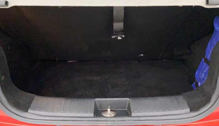 2018 Mahindra KUV 100 NXT K8 P 6 STR, Petrol, Manual, 9,342 km, Boot Inside