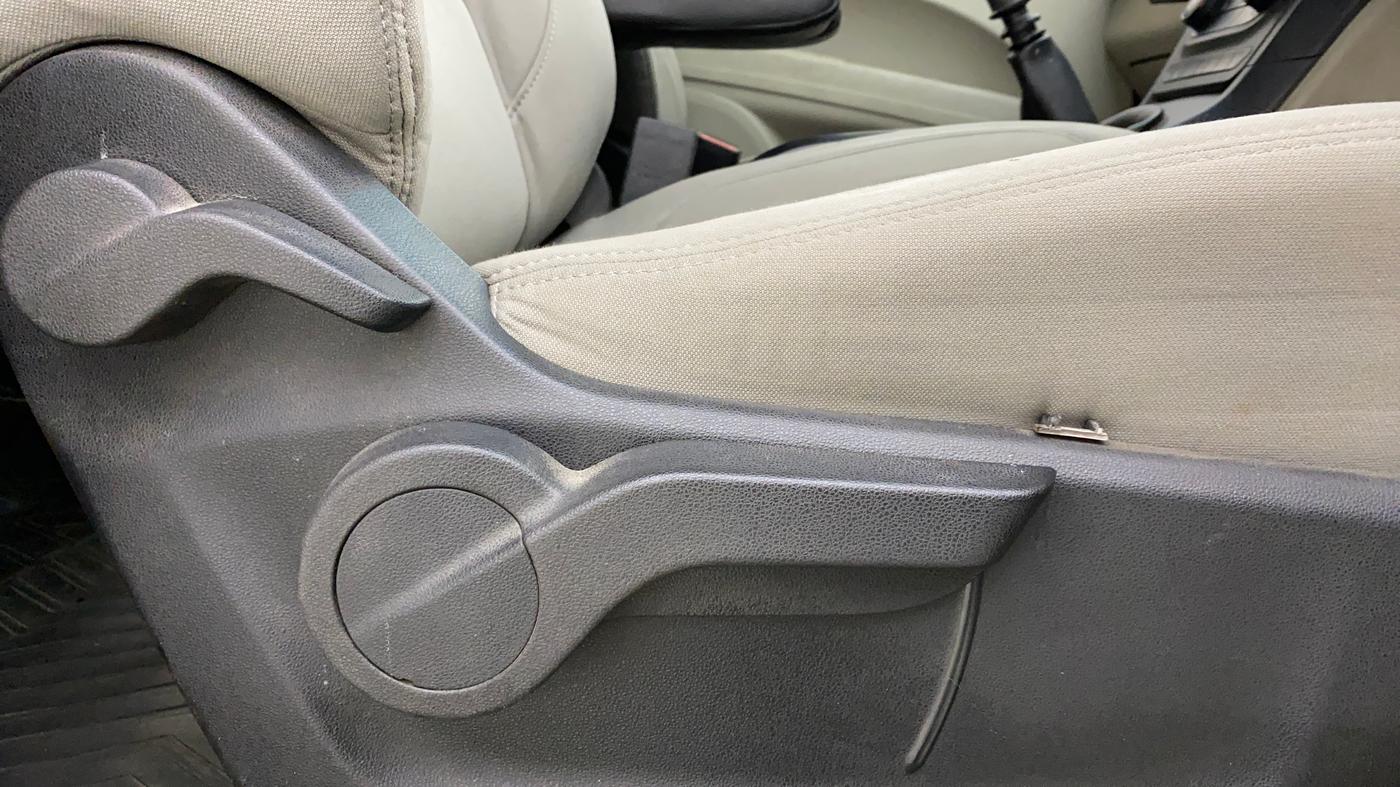 2019 Mahindra MARAZZO M4 8 STR, Diesel, Manual, 1,11,700 km, Driver Side Adjustment Panel