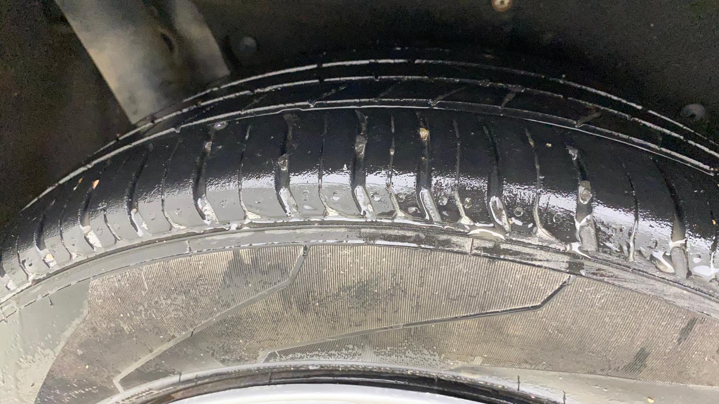 2019 Mahindra MARAZZO M4 8 STR, Diesel, Manual, 1,11,700 km, Right Rear Tyre Tread
