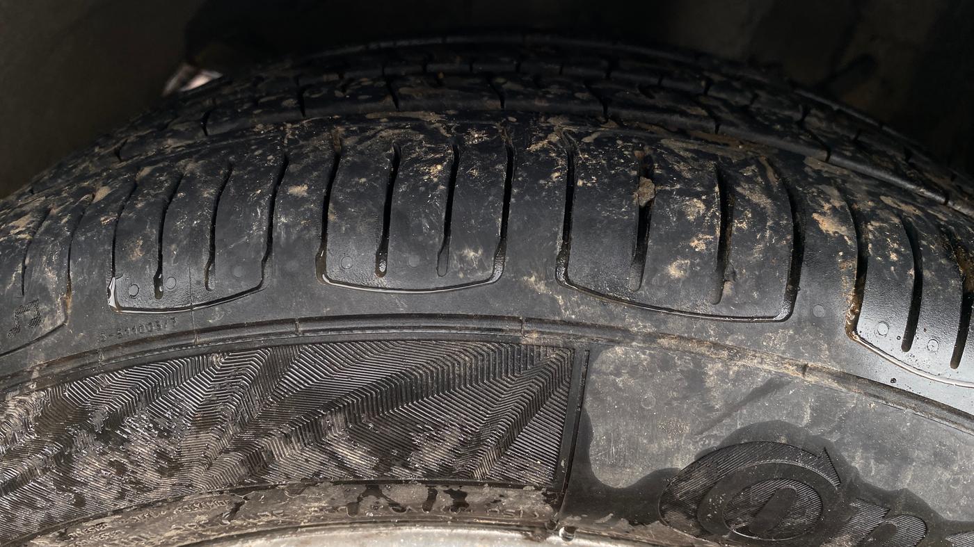 2015 Tata Zest XT PETROL, Petrol, Manual, 1,20,459 km, Left Front Tyre Tread