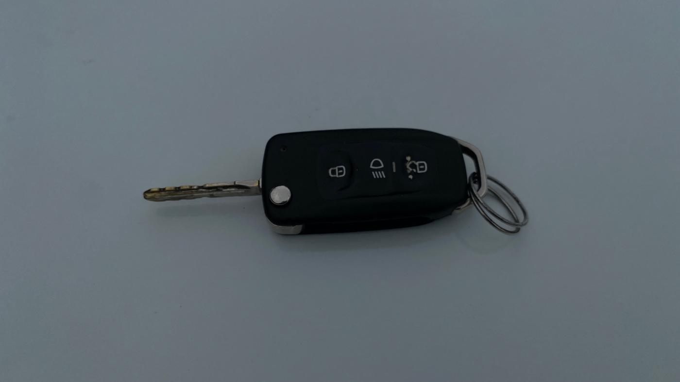 2015 Tata Zest XT PETROL, Petrol, Manual, 1,20,459 km, Key Close Up