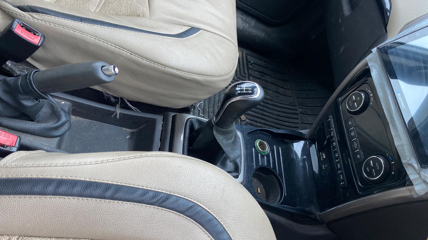 2015 Tata Zest XT PETROL, Petrol, Manual, 1,20,459 km, Gear Lever