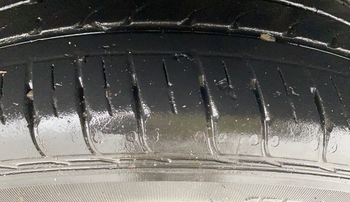 2020 Hyundai AURA SX PLUS 1.2 AMT, Petrol, Automatic, 16,756 km, Left Rear Tyre Tread