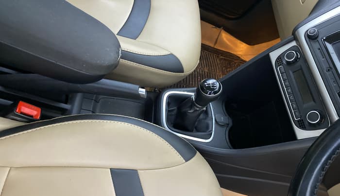 2016 Volkswagen Ameo HIGHLINE1.2L, Petrol, Manual, 41,933 km, Gear Lever