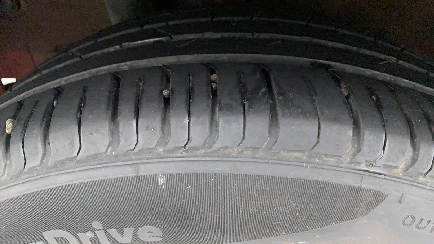 2019 Hyundai VENUE SX 1.0 (O) TURBO, Petrol, Manual, 16,383 km, Right Rear Tyre Tread