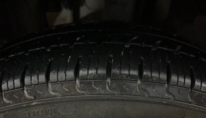 2018 Renault Kwid RXT 1.0 AMT (O), Petrol, Automatic, 19,064 km, Left Front Tyre Tread