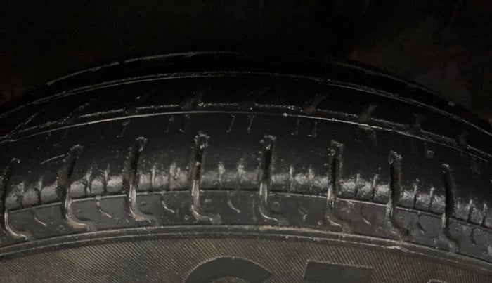 2018 Renault Kwid RXT 1.0 AMT (O), Petrol, Automatic, 19,064 km, Left Rear Tyre Tread