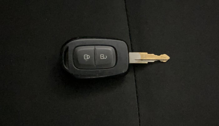 2018 Renault Kwid RXT 1.0 AMT (O), Petrol, Automatic, 19,064 km, Key Close Up