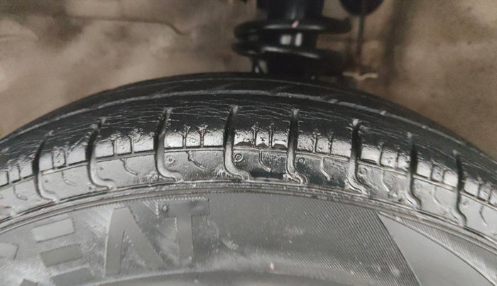 2018 Maruti Alto 800 LXI O, Petrol, Manual, 38,451 km, Left Front Tyre Tread