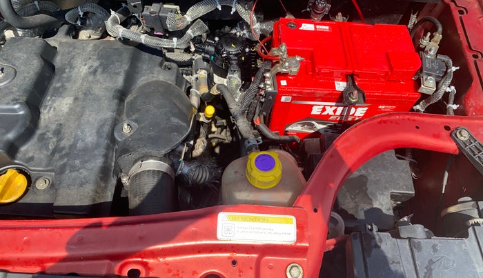 2017 Mahindra TUV300 T8, Diesel, Manual, 65,765 km, Engine View - Left