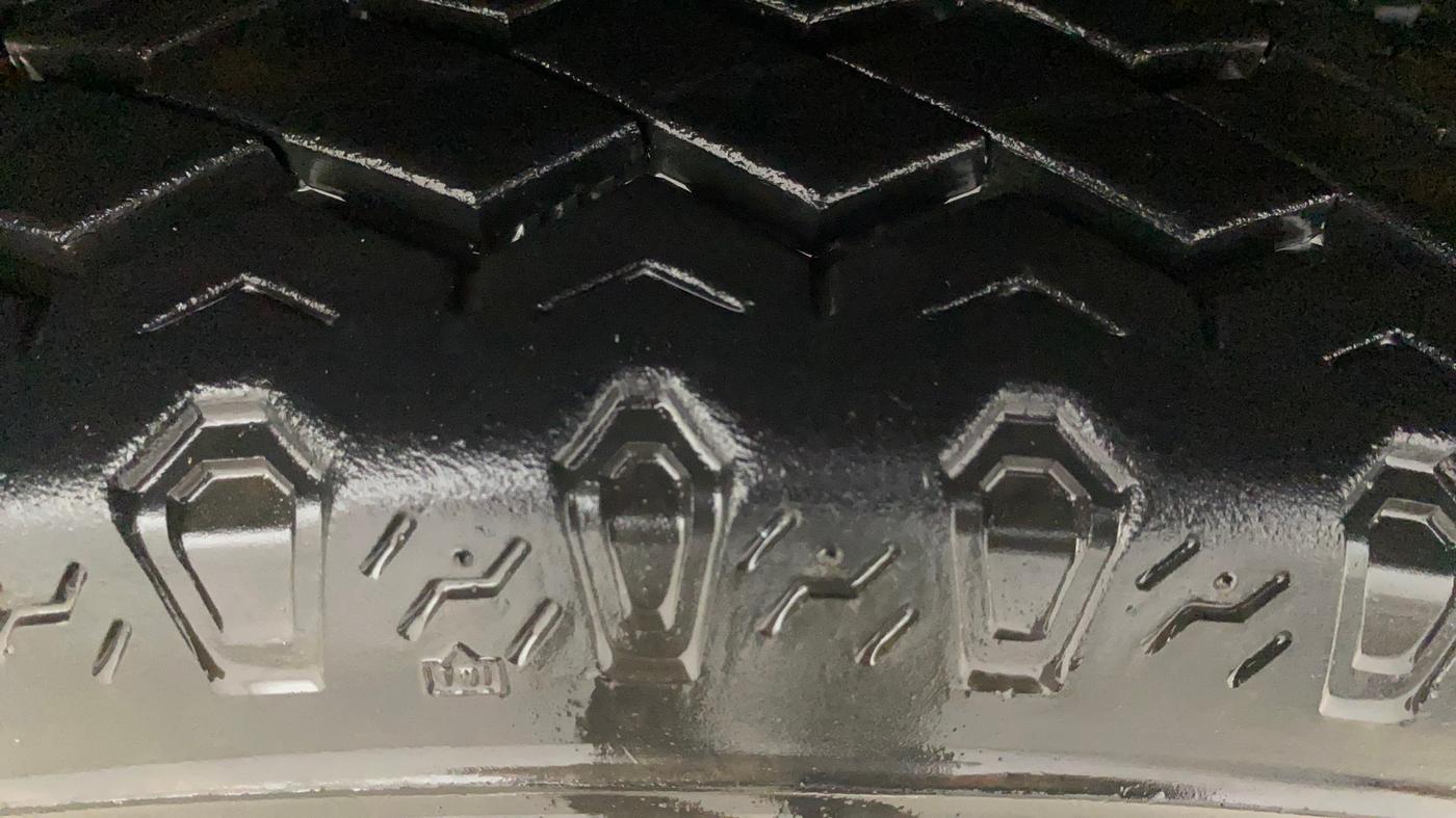 2017 Mahindra TUV300 T8, Diesel, Manual, 65,765 km, Right Front Tyre Tread