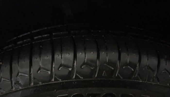 2014 Hyundai i10 SPORTZ 1.2, Petrol, Manual, 35,672 km, Left Front Tyre Tread