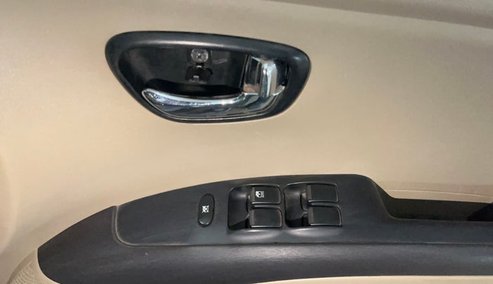 2014 Hyundai i10 SPORTZ 1.2, Petrol, Manual, 35,672 km, Driver Side Door Panels Control