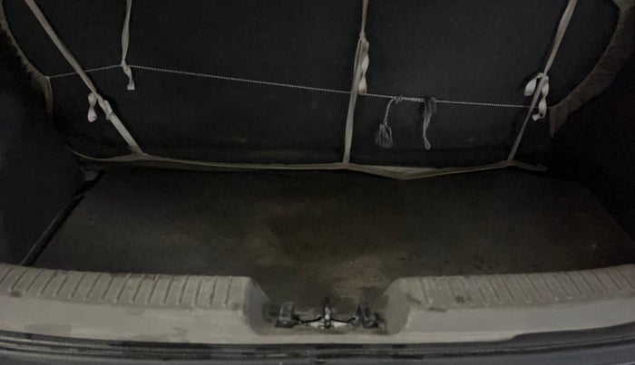 2014 Hyundai i10 SPORTZ 1.2, Petrol, Manual, 35,672 km, Boot Inside