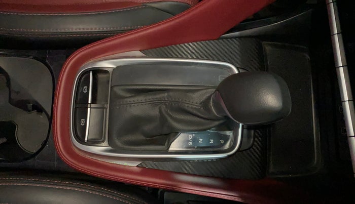 2022 MG ASTOR SAVVY 1.5 CVT S RED, Petrol, Automatic, 13,675 km, Gear Lever