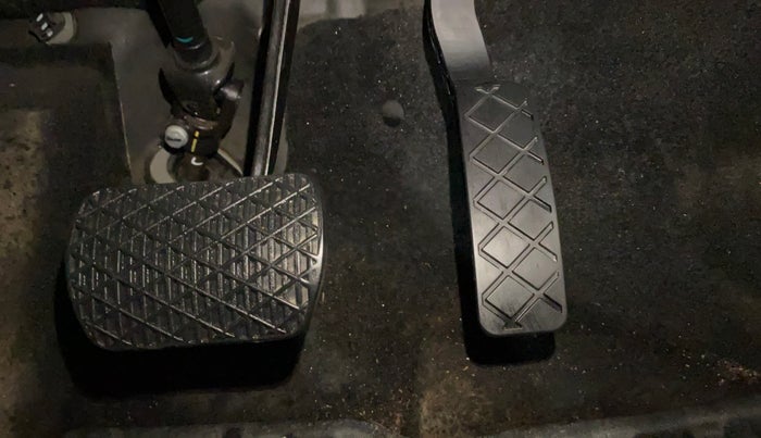 2022 MG ASTOR SAVVY 1.5 CVT S RED, Petrol, Automatic, 13,675 km, Pedals