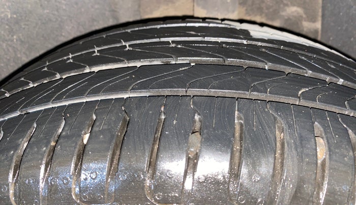 2022 MG ASTOR SAVVY 1.5 CVT S RED, Petrol, Automatic, 13,675 km, Left Rear Tyre Tread