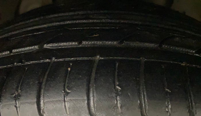 2014 Tata Zest XMS PETROL, Petrol, Manual, 76,499 km, Right Front Tyre Tread