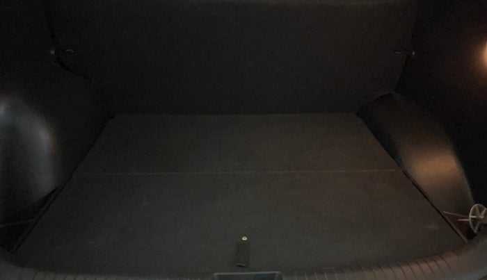 2017 Hyundai Creta E PLUS 1.6 PETROL, Petrol, Manual, 30,258 km, Boot Inside