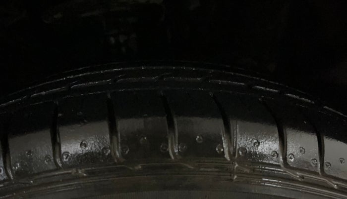 2017 Hyundai Creta E PLUS 1.6 PETROL, Petrol, Manual, 30,258 km, Right Front Tyre Tread