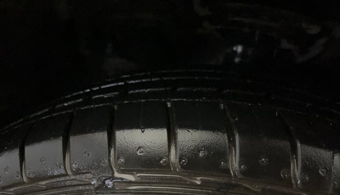 2017 Hyundai Creta E PLUS 1.6 PETROL, Petrol, Manual, 30,258 km, Left Front Tyre Tread