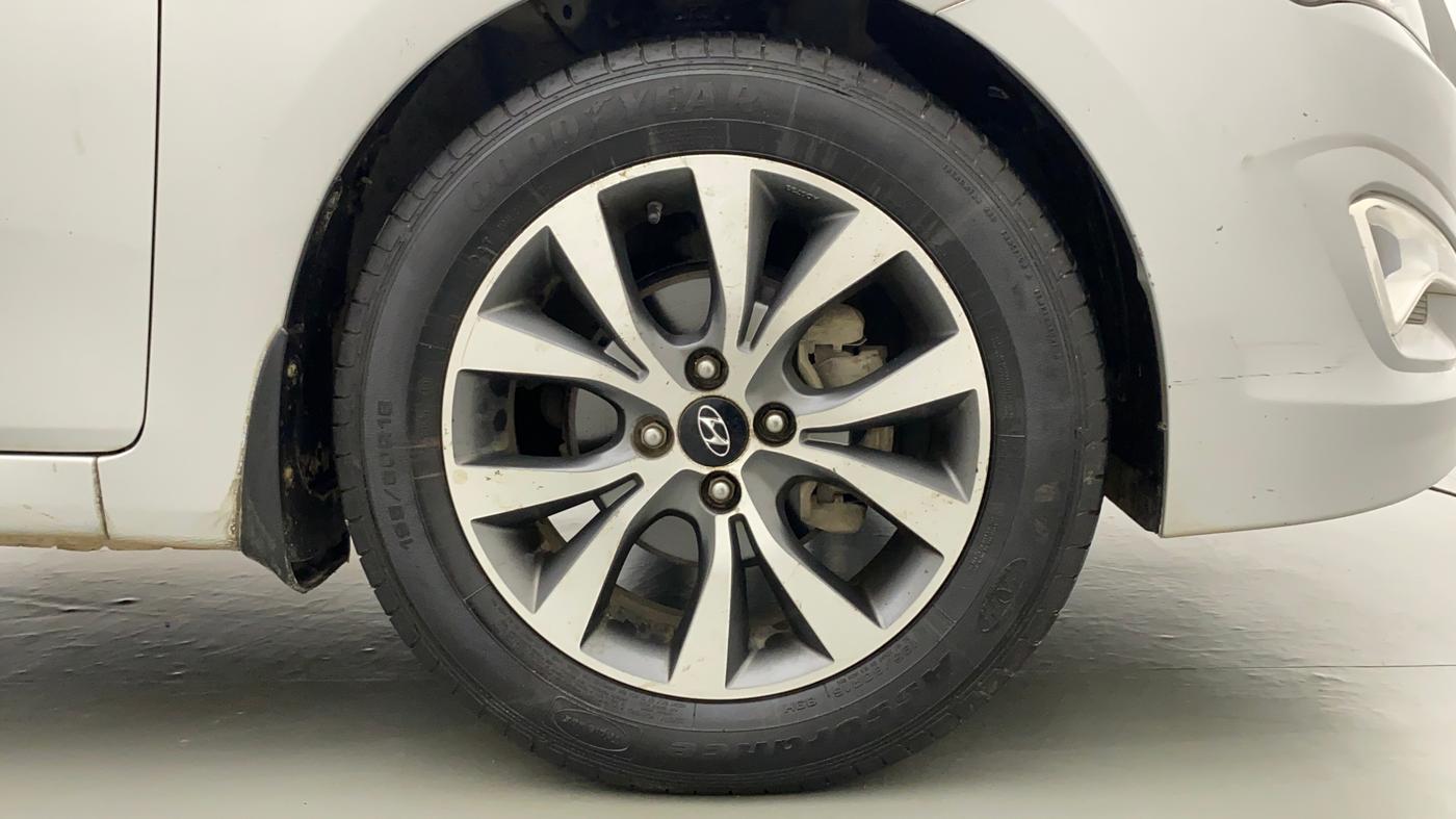 2015 Hyundai Verna FLUIDIC 4S 1.6 VTVT S(O), Petrol, Manual, 47,960 km, Right Front Wheel